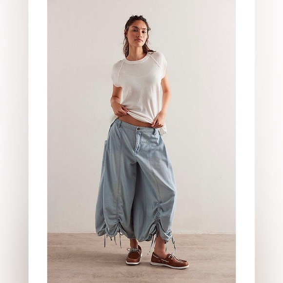 NWT Free People We The Free Tiger Lily Crop Jean Wide Leg Light Blue Denim - Picture 1 of 10